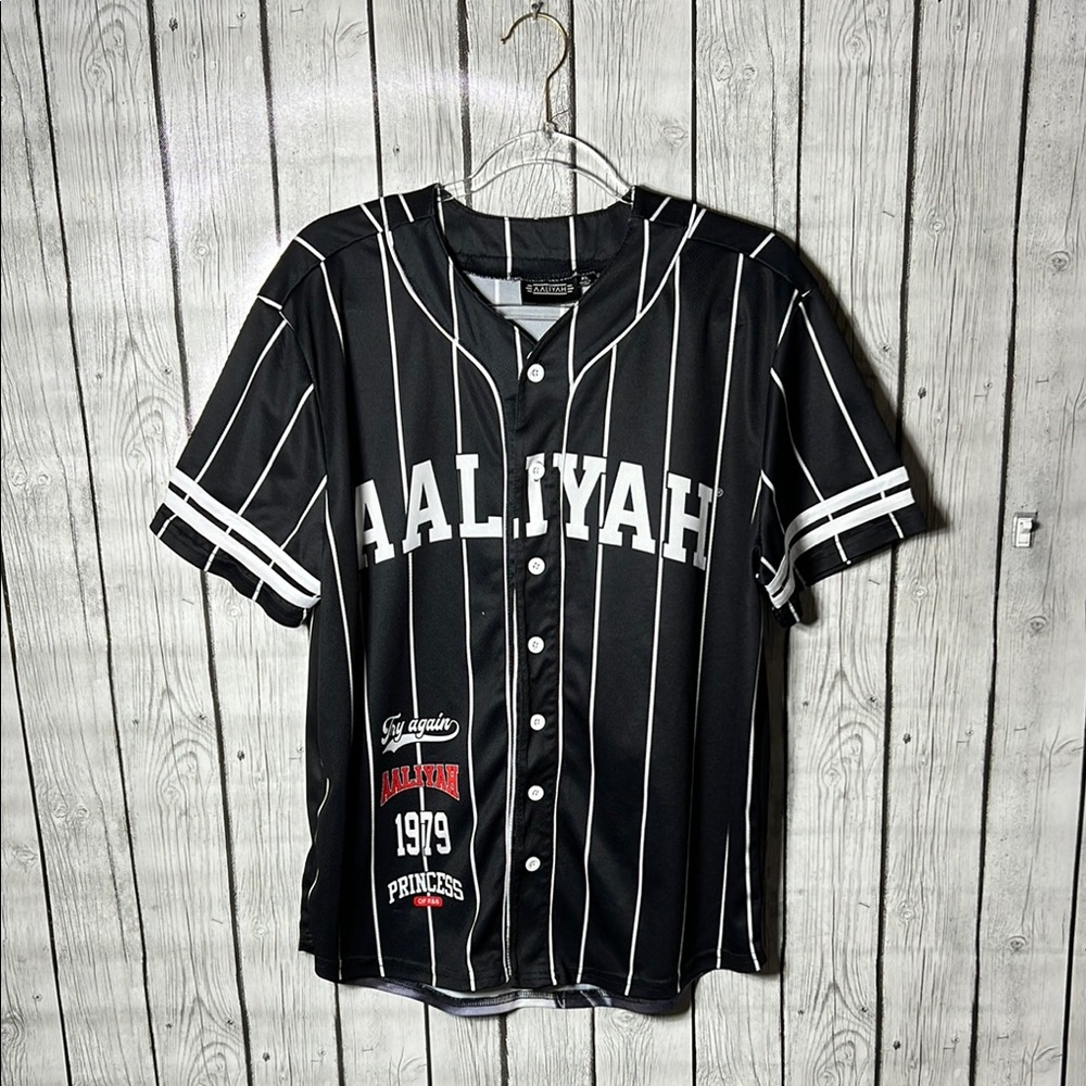 Aaliyah princess of r&b button front jersey size XL